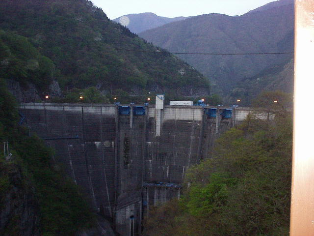 �閾���̓񐣃_��